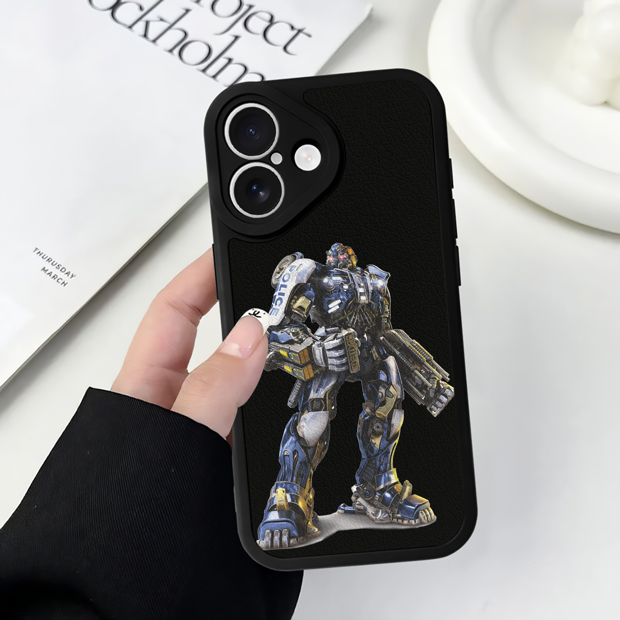 （画像用） Transformers トランスフォーマー 【iPhone 16シリーズ対応】シリコンスマホケース（レザー調） 材質：シリコン